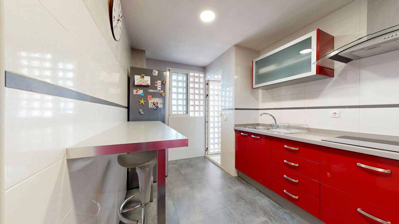 3 soveværelse Lejlighed til salg i Alicante by med swimmingpool - € 280.000 (Ref: 9094766)