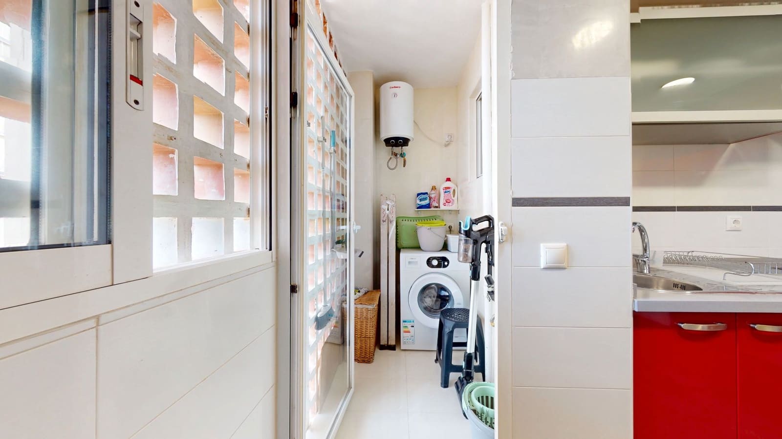 3 soveværelse Lejlighed til salg i Alicante by med swimmingpool - € 280.000 (Ref: 9094766)