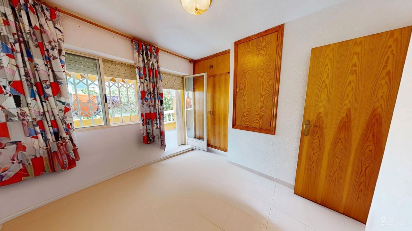 2 soveværelse Bungalow til salg i El Campello med swimmingpool - € 196.000 (Ref: 9148825)