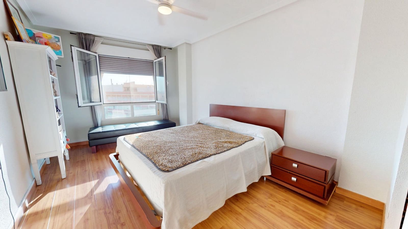 5 makuuhuone Asunto myytävänä paikassa San Juan de Alicante / Sant Joan d'Alacant mukana 
autotalli - 375 000 € (Ref: 9226078)