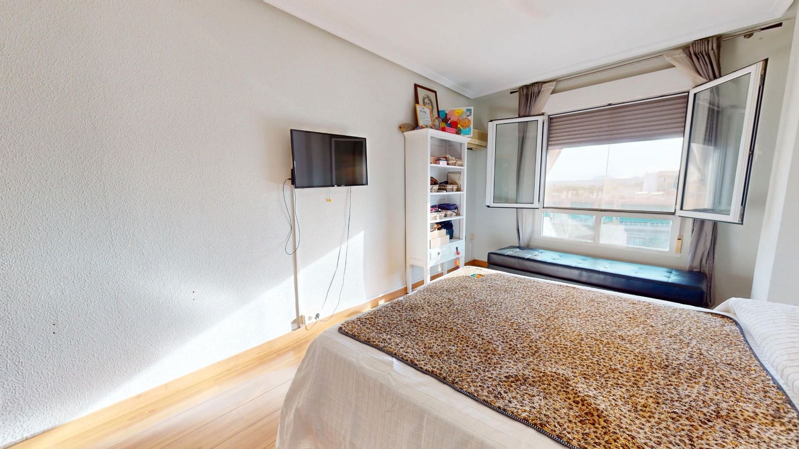 5 makuuhuone Asunto myytävänä paikassa San Juan de Alicante / Sant Joan d'Alacant mukana 
autotalli - 375 000 € (Ref: 9226078)