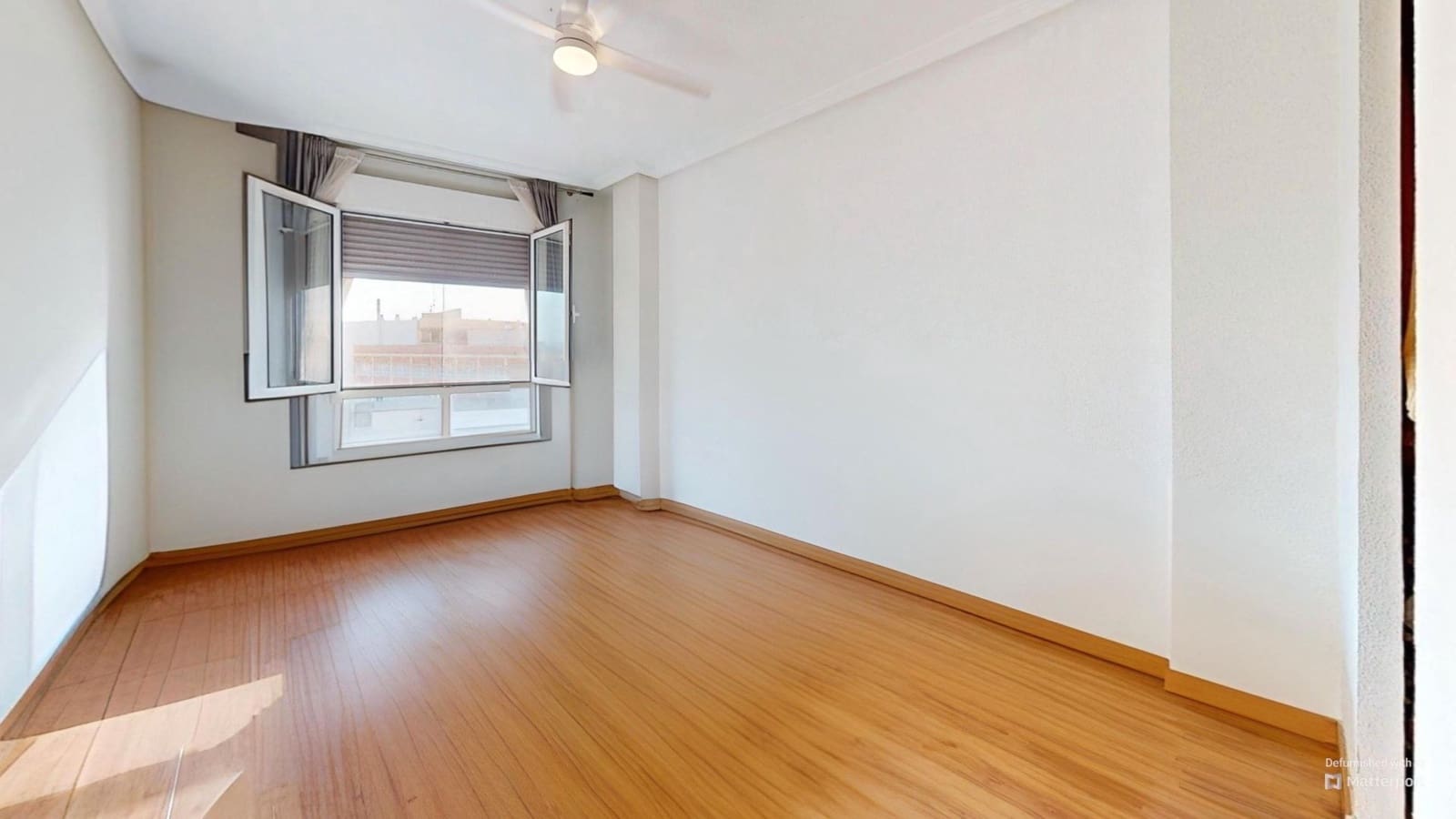 5 makuuhuone Asunto myytävänä paikassa San Juan de Alicante / Sant Joan d'Alacant mukana 
autotalli - 375 000 € (Ref: 9226078)