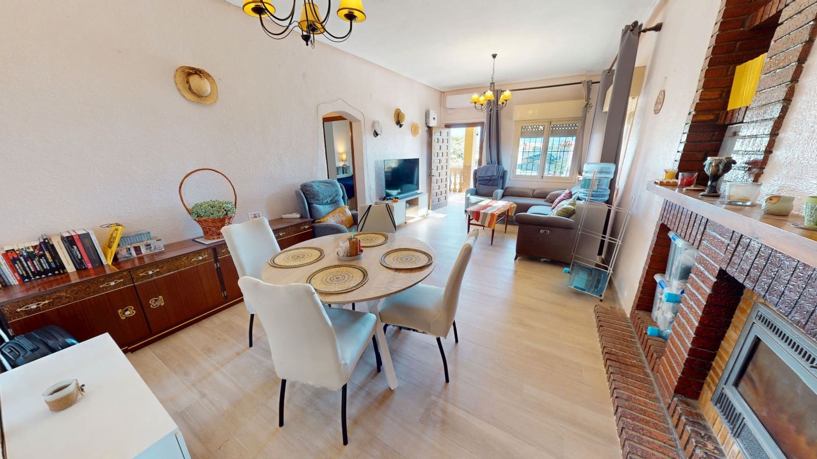 3 soveværelse Villa til salg i Alicante by med swimmingpool garage - € 270.000 (Ref: 9382398)