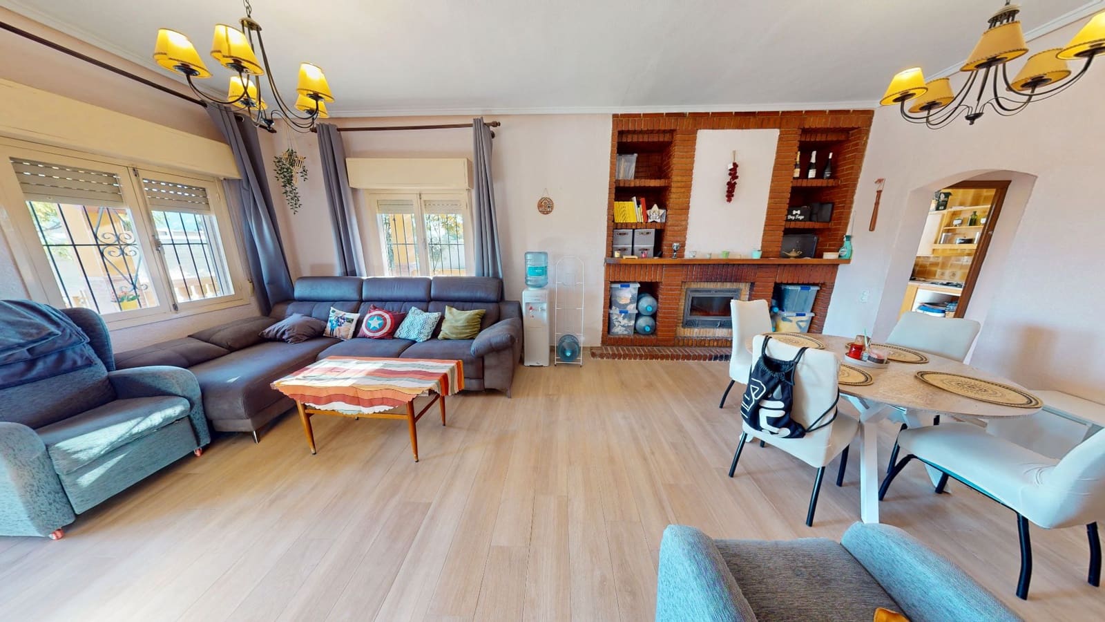 3 soveværelse Villa til salg i Alicante by med swimmingpool garage - € 270.000 (Ref: 9382398)