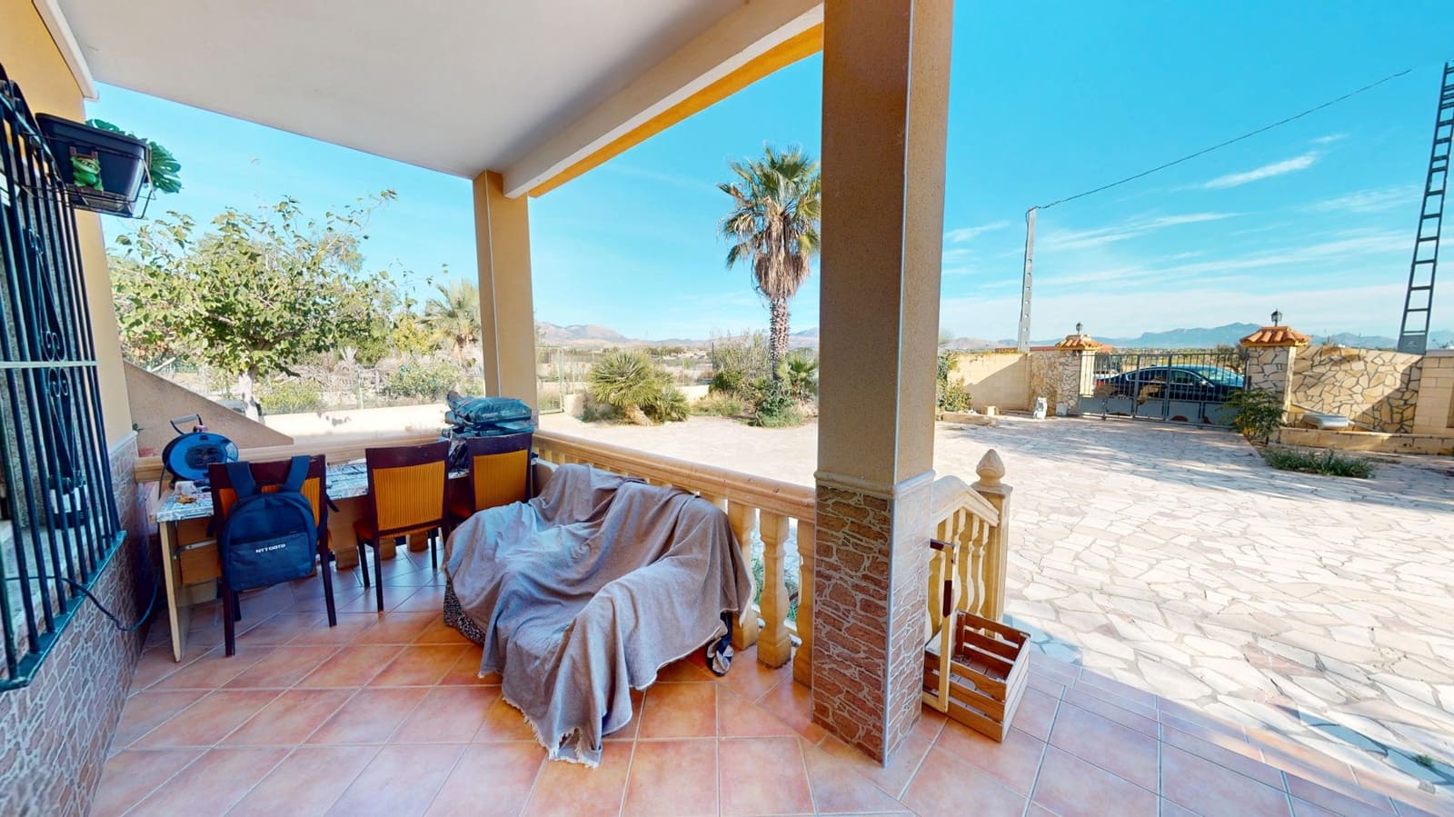 3 soveværelse Villa til salg i Alicante by med swimmingpool garage - € 270.000 (Ref: 9382398)