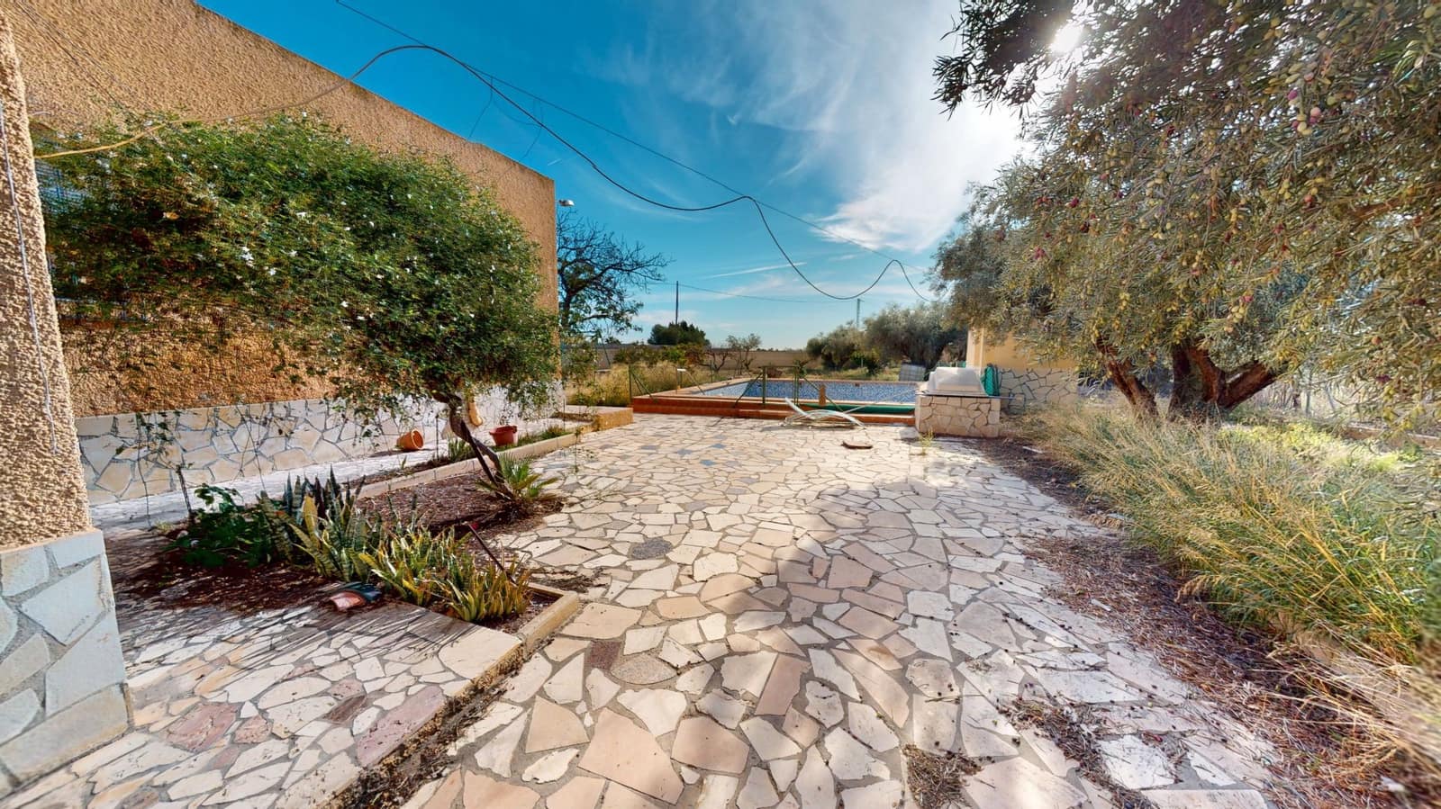 3 soveværelse Villa til salg i Alicante by med swimmingpool garage - € 270.000 (Ref: 9382398)