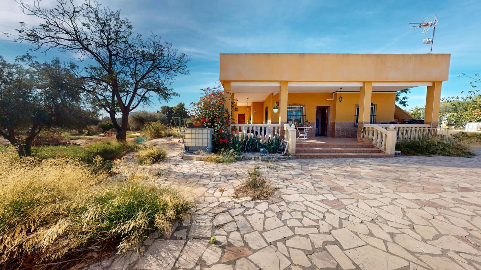 3 soveværelse Villa til salg i Alicante by med swimmingpool garage - € 270.000 (Ref: 9382398)