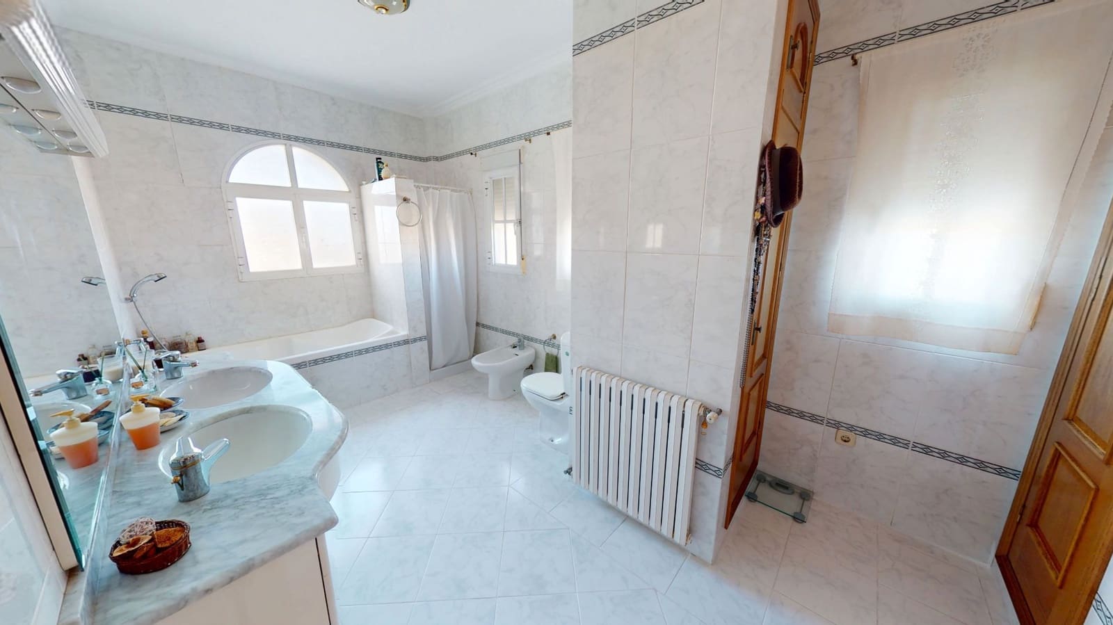 5 soveværelse Villa til salg i El Campello med swimmingpool garage - € 1.100.000 (Ref: 9384042)