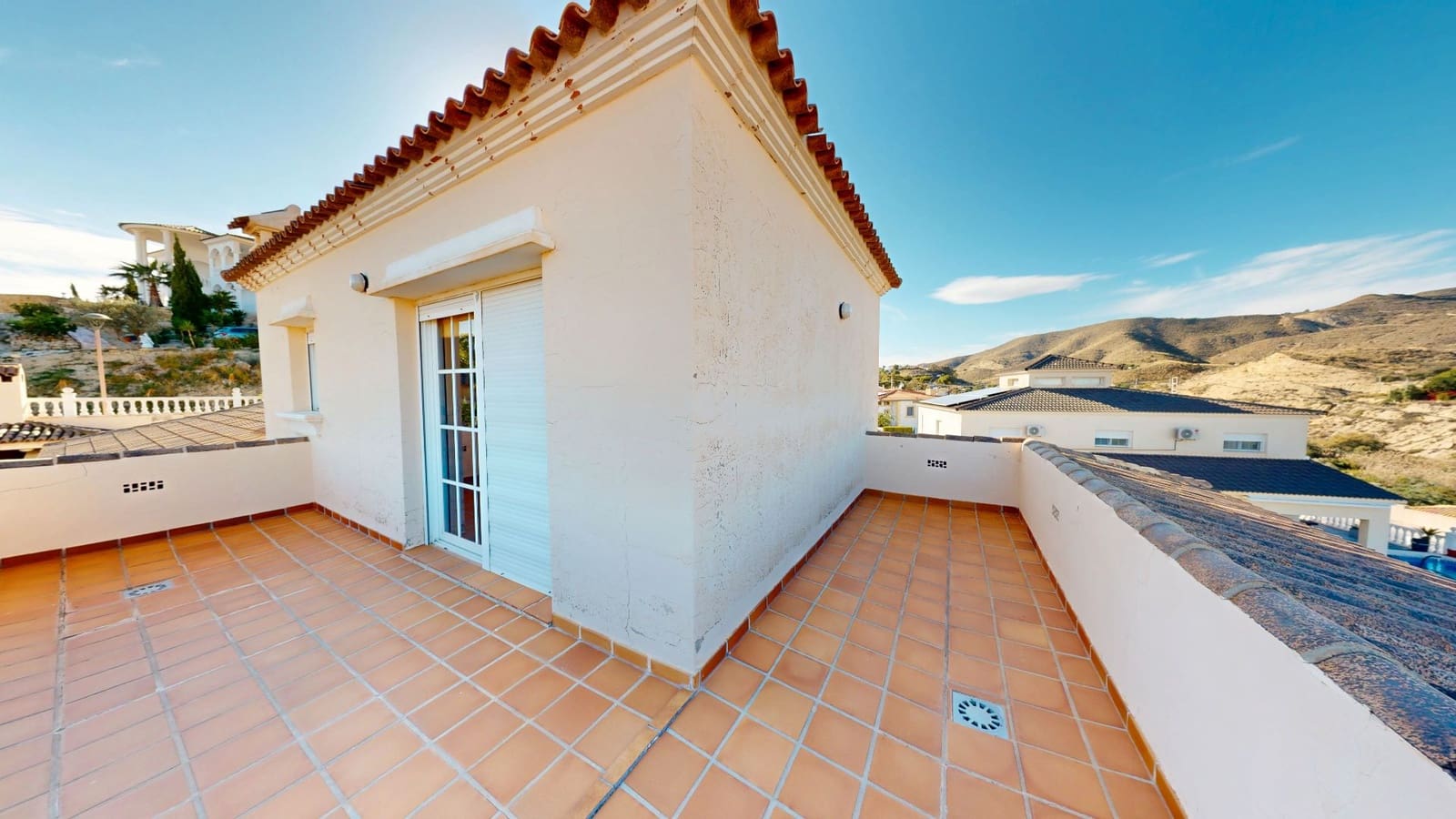 5 soveværelse Villa til salg i El Campello med swimmingpool garage - € 1.100.000 (Ref: 9384042)