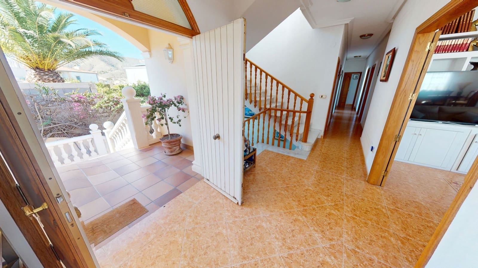 5 soveværelse Villa til salg i El Campello med swimmingpool garage - € 1.100.000 (Ref: 9384042)