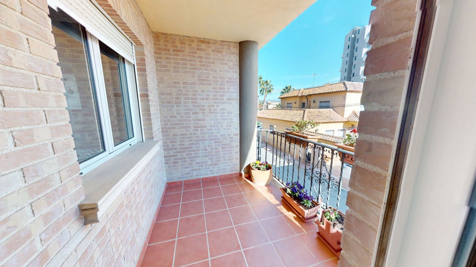 Casa de 4 habitaciones en El Campello en venta con garaje - 420.000 € (Ref: 9384952)
