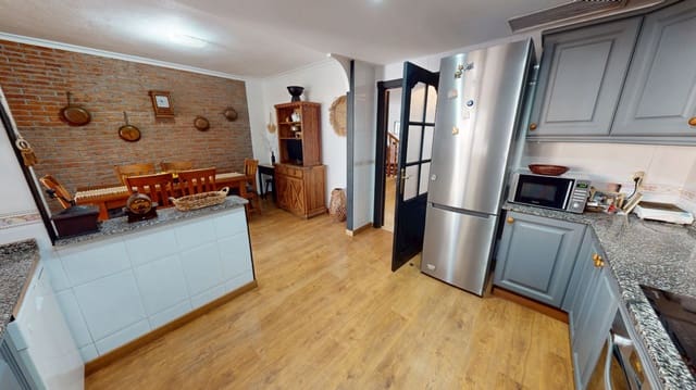 4 quarto Casa em Banda para venda em El Campello com garagem - 420 000 € (Ref: 9384952)