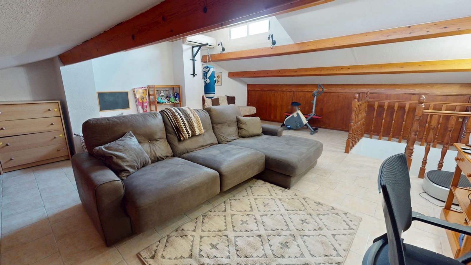 Casa de 4 habitaciones en El Campello en venta con garaje - 420.000 € (Ref: 9384952)