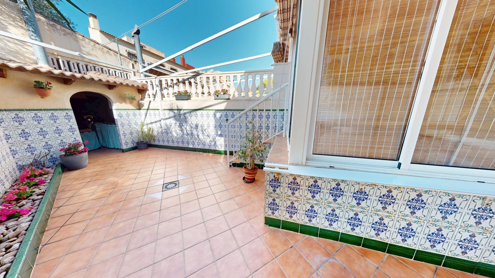 Casa de 4 habitaciones en El Campello en venta con garaje - 420.000 € (Ref: 9384952)