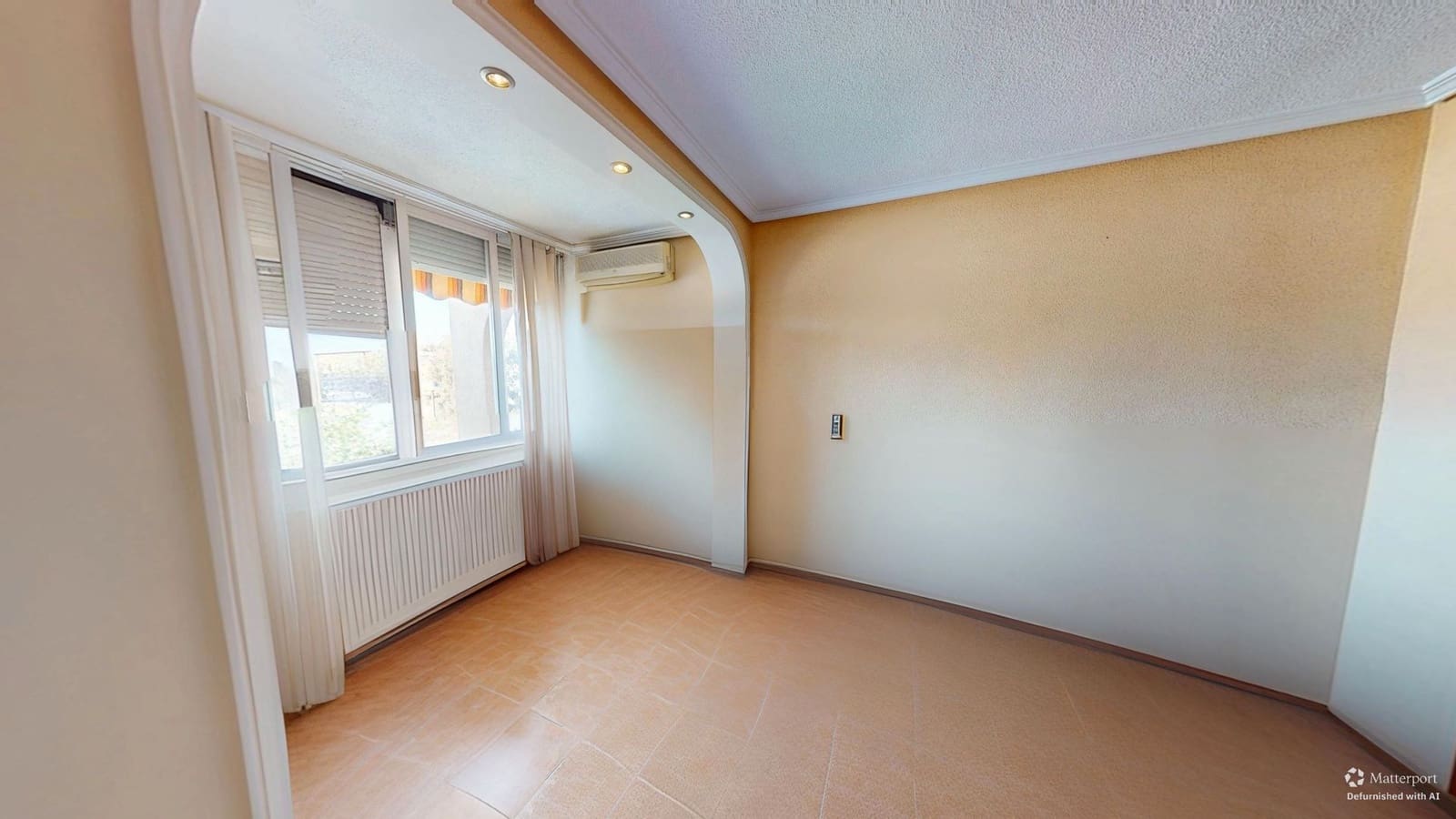 3 makuuhuone Omakotitalo myytävänä paikassa San Juan de Alicante / Sant Joan d'Alacant mukana uima-altaan 
autotalli - 272 000 € (Ref: 9429578)