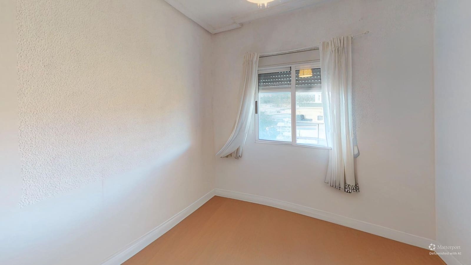 3 makuuhuone Omakotitalo myytävänä paikassa San Juan de Alicante / Sant Joan d'Alacant mukana uima-altaan 
autotalli - 272 000 € (Ref: 9429578)