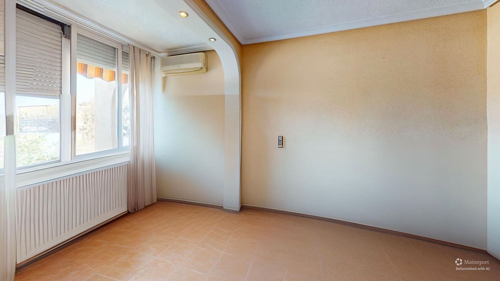 3 makuuhuone Omakotitalo myytävänä paikassa San Juan de Alicante / Sant Joan d'Alacant mukana uima-altaan 
autotalli - 272 000 € (Ref: 9429578)