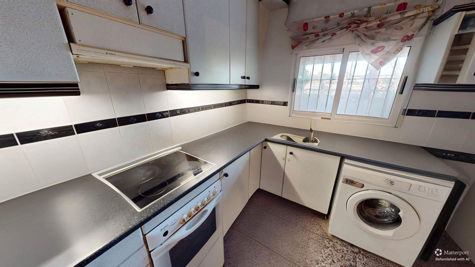 3 makuuhuone Omakotitalo myytävänä paikassa San Juan de Alicante / Sant Joan d'Alacant mukana uima-altaan 
autotalli - 272 000 € (Ref: 9429578)