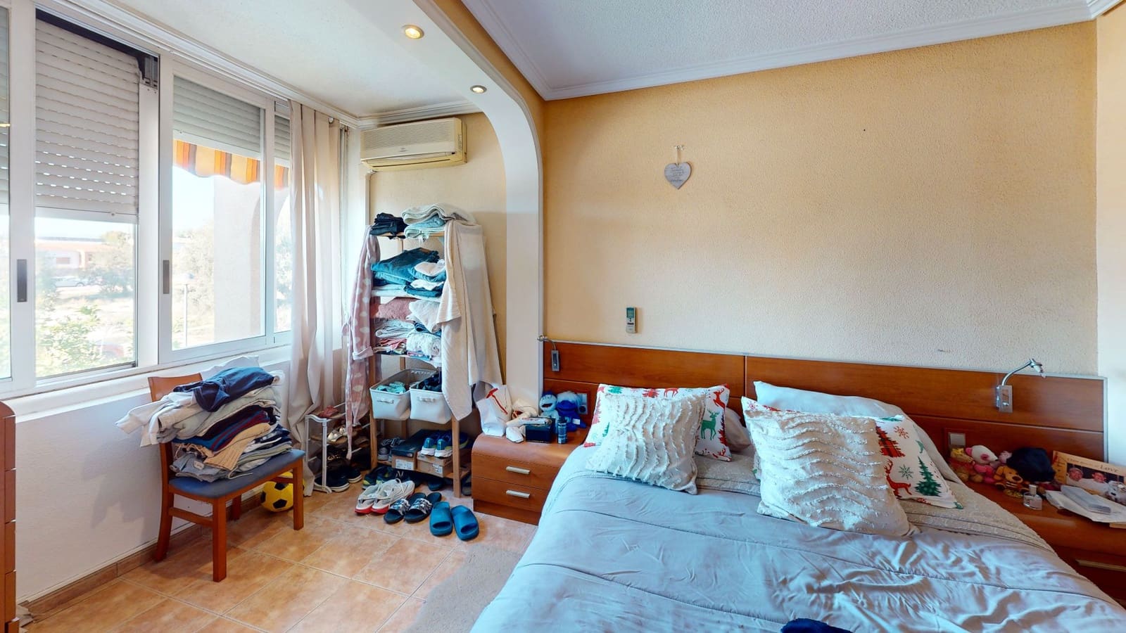 3 makuuhuone Omakotitalo myytävänä paikassa San Juan de Alicante / Sant Joan d'Alacant mukana uima-altaan 
autotalli - 272 000 € (Ref: 9429578)