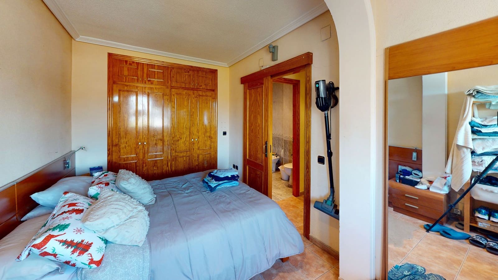 3 makuuhuone Omakotitalo myytävänä paikassa San Juan de Alicante / Sant Joan d'Alacant mukana uima-altaan 
autotalli - 272 000 € (Ref: 9429578)