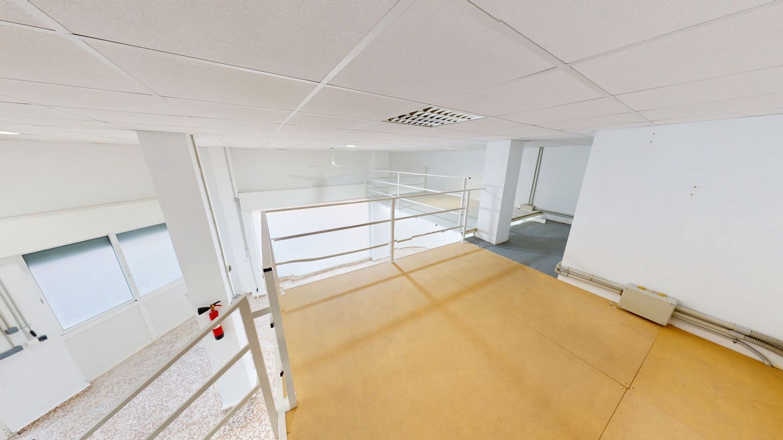 Comercial para venda em El Campello - 120 000 € (Ref: 9473230)