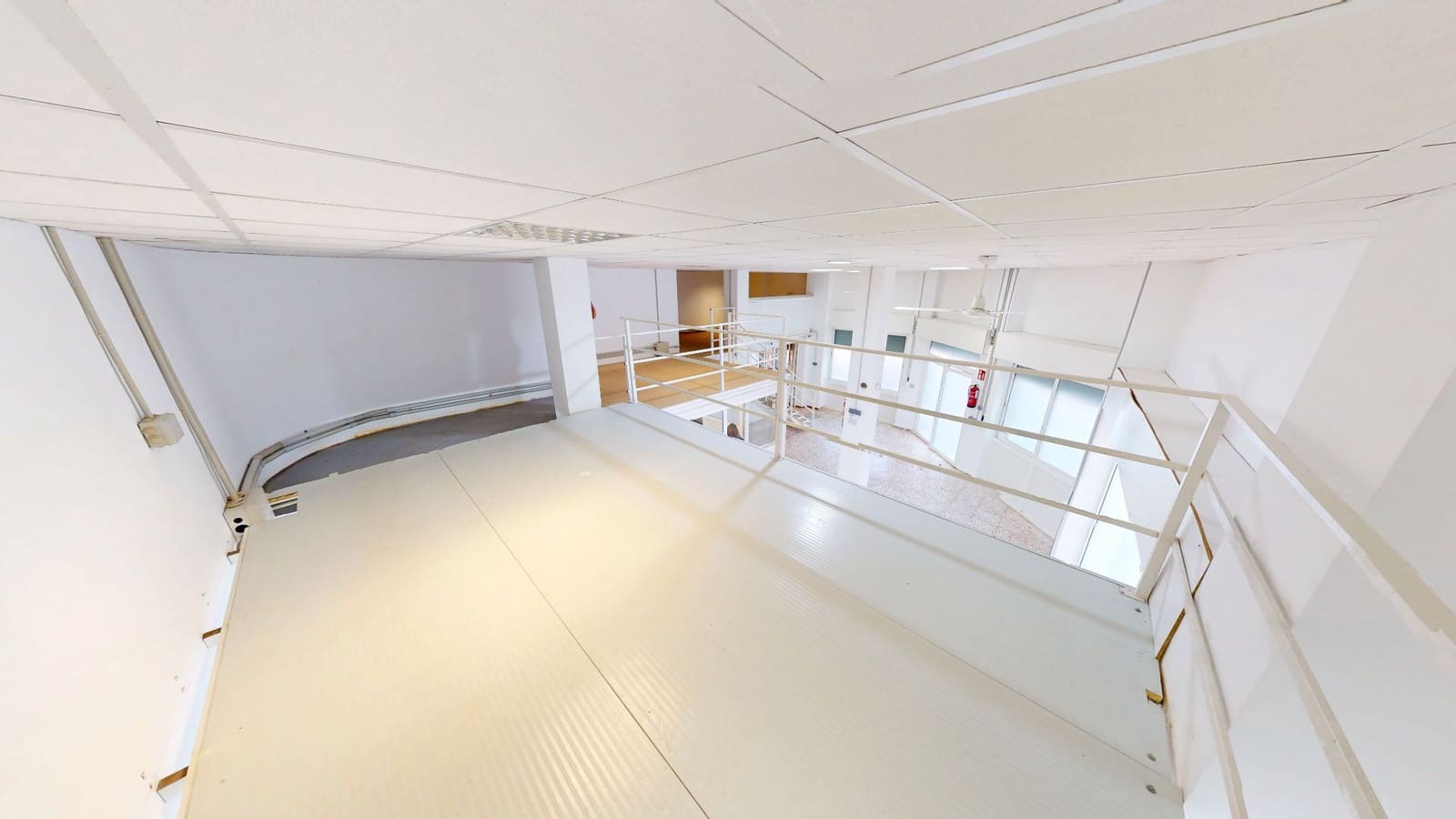 Comercial para venda em El Campello - 120 000 € (Ref: 9473230)