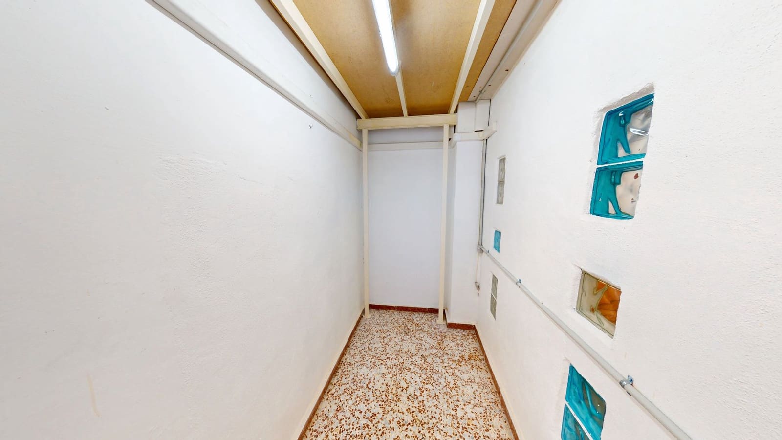 Comercial para venda em El Campello - 120 000 € (Ref: 9473230)