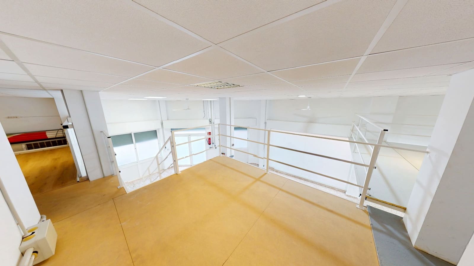 Comercial para venda em El Campello - 120 000 € (Ref: 9473230)