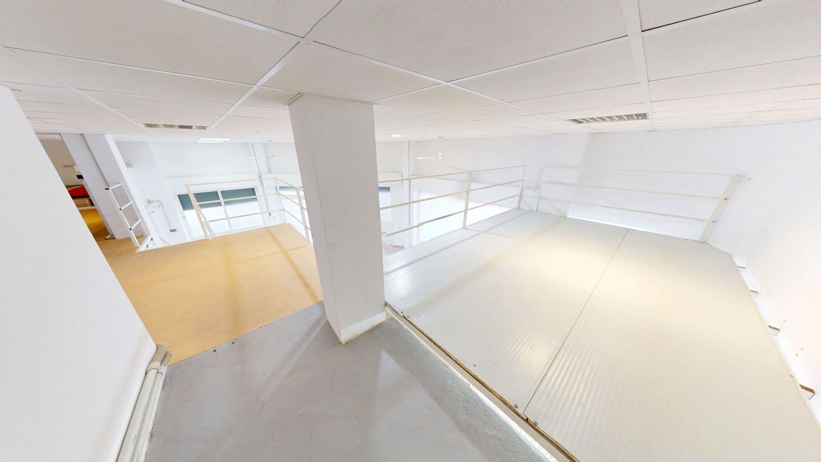 Comercial para venda em El Campello - 120 000 € (Ref: 9473230)