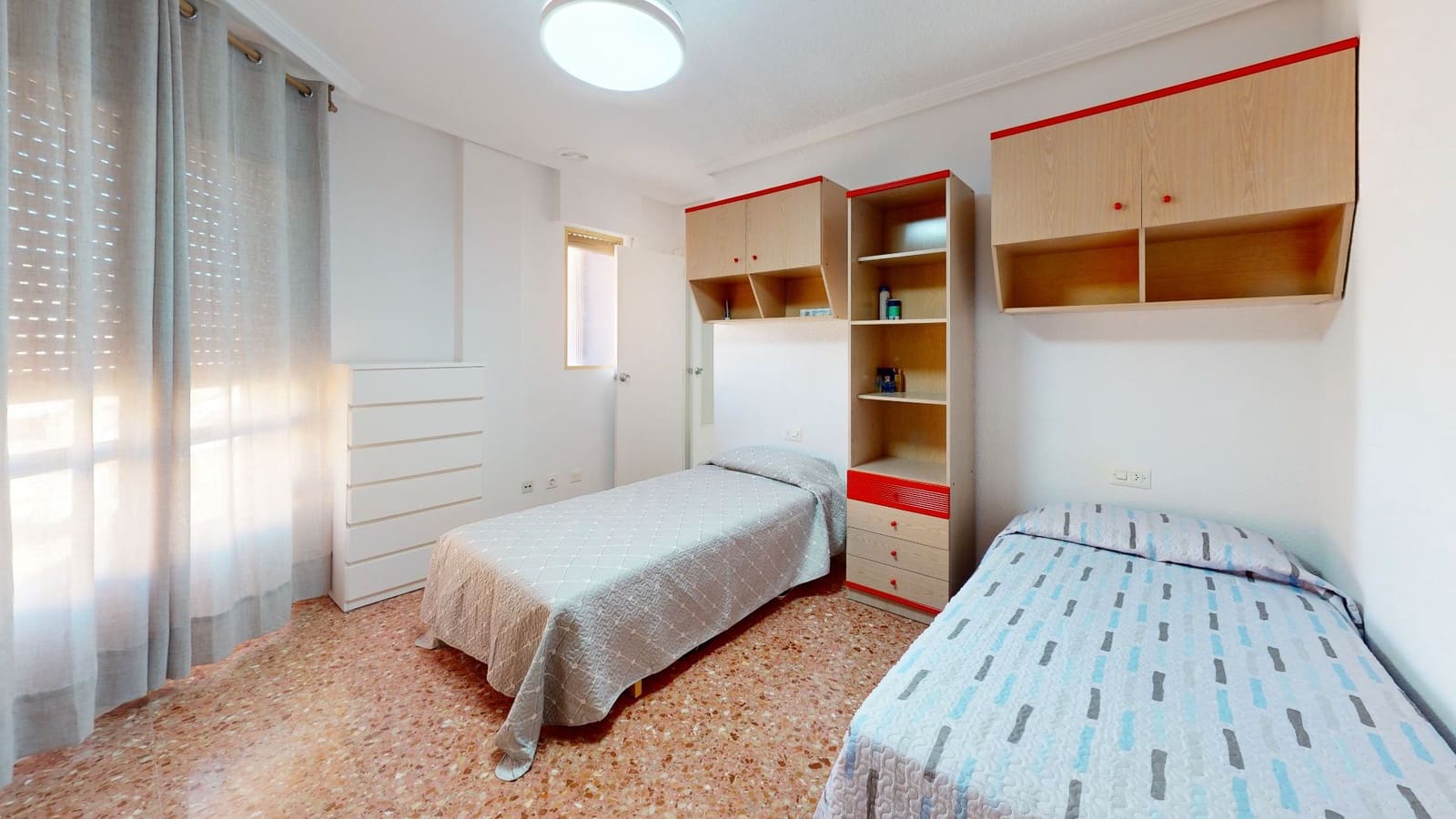 Piso de 4 habitaciones en Jijona / Xixona en venta - 150.000 € (Ref: 9475734)