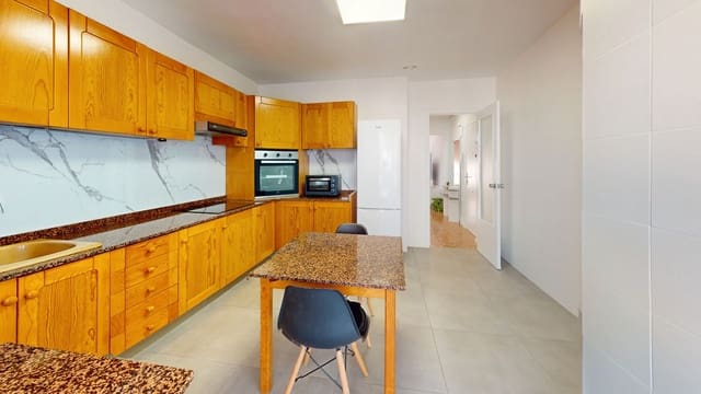 Piso de 4 habitaciones en Jijona / Xixona en venta - 150.000 € (Ref: 9475734)