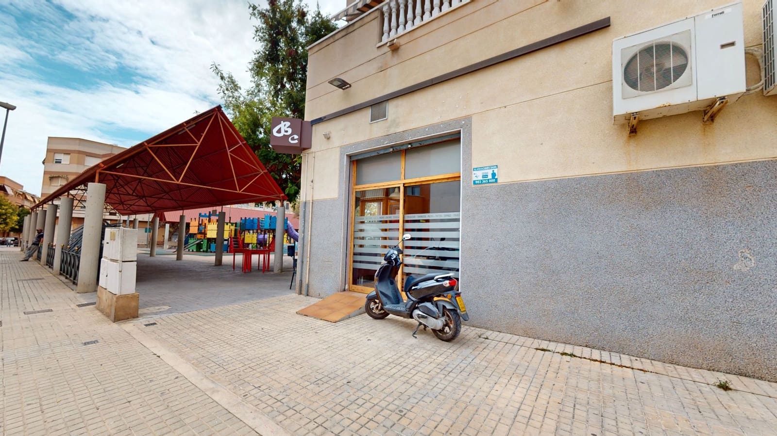 Commercial for sale in Muchamiel / Mutxamel - € 62,000 (Ref: 9503544)