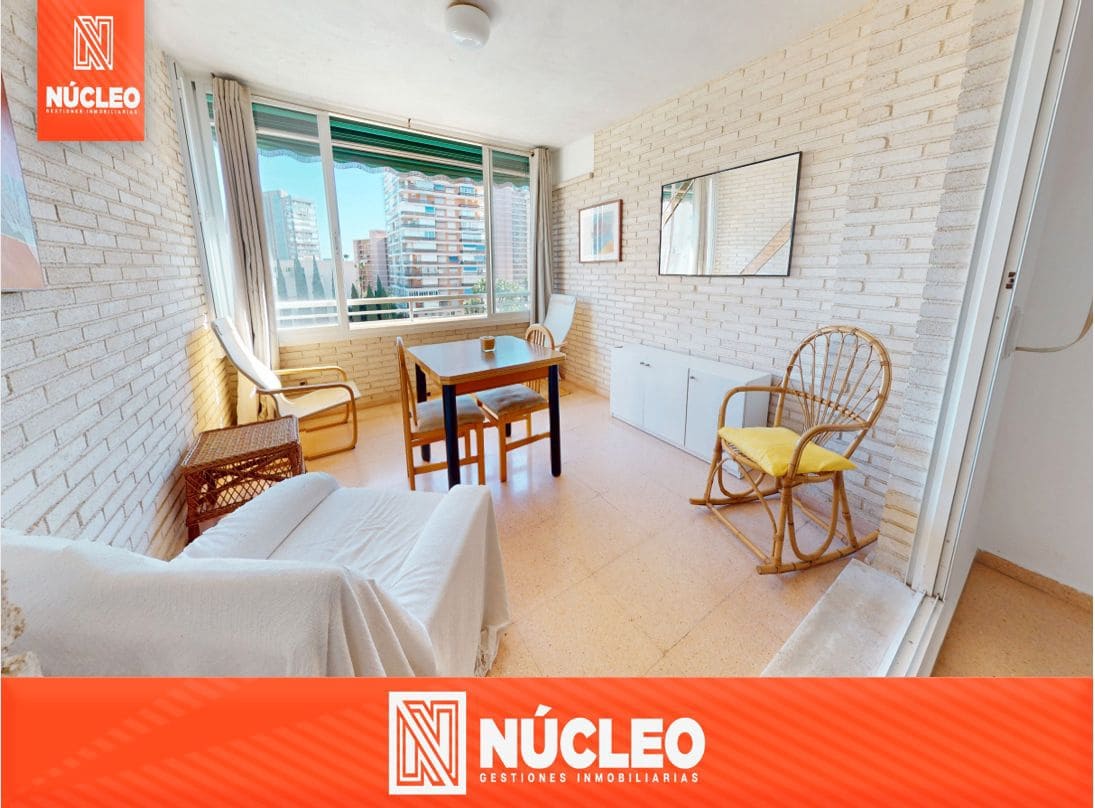 2 soverom Leilighet til salgs i Alicante by med svømmebasseng garasje - € 339 000 (Ref: 9537104)