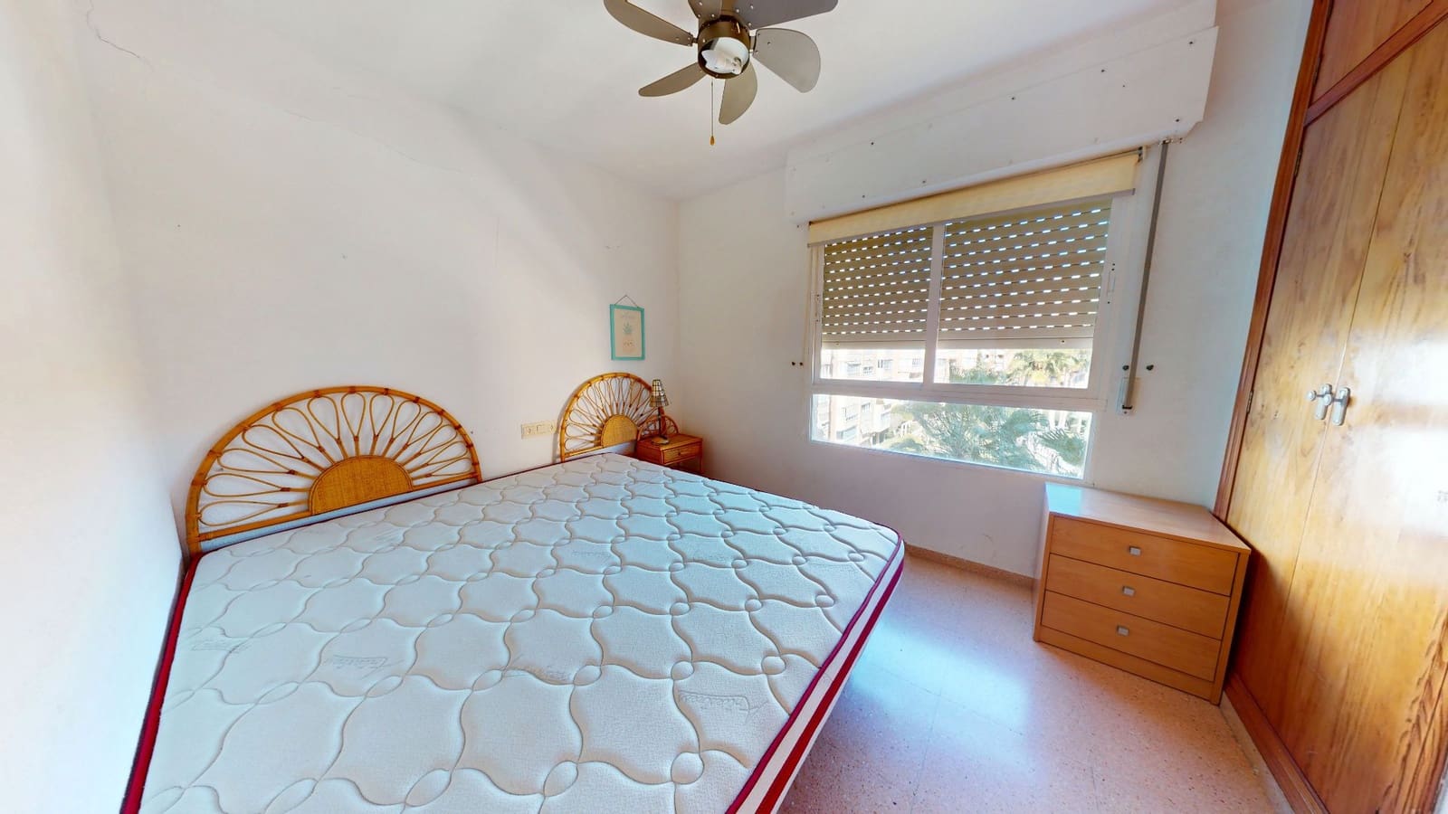 2 soverom Leilighet til salgs i Alicante by med svømmebasseng garasje - € 339 000 (Ref: 9537104)