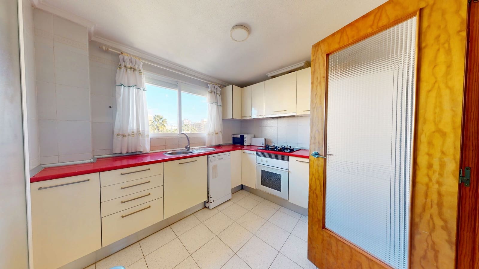 2 soverom Leilighet til salgs i Alicante by med svømmebasseng garasje - € 339 000 (Ref: 9537104)