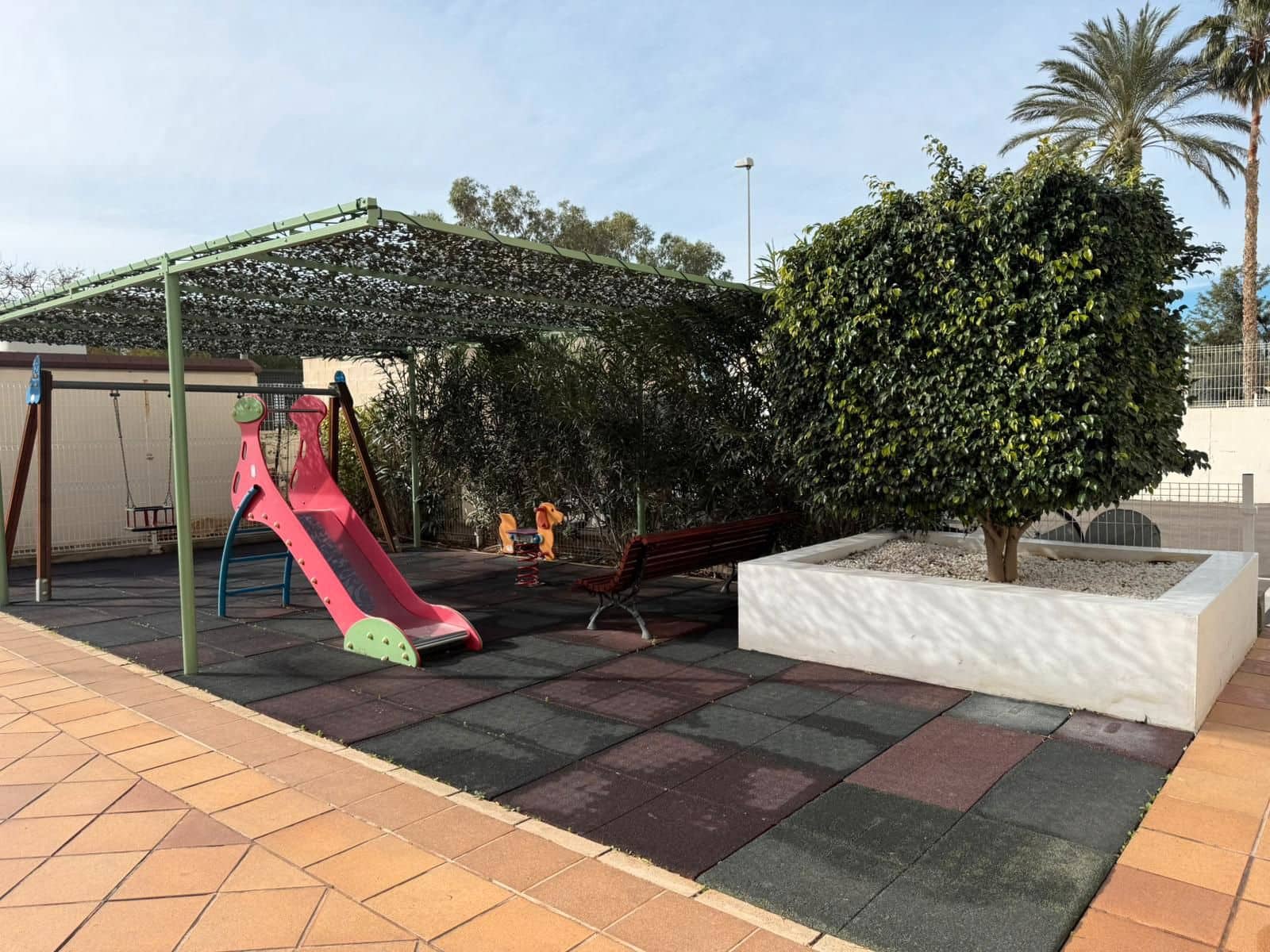 2 Zimmer Wohnung zu verkaufen in Alicante / Alacant Stadt mit Pool Garage - 330.000 € (Ref: 9569994)