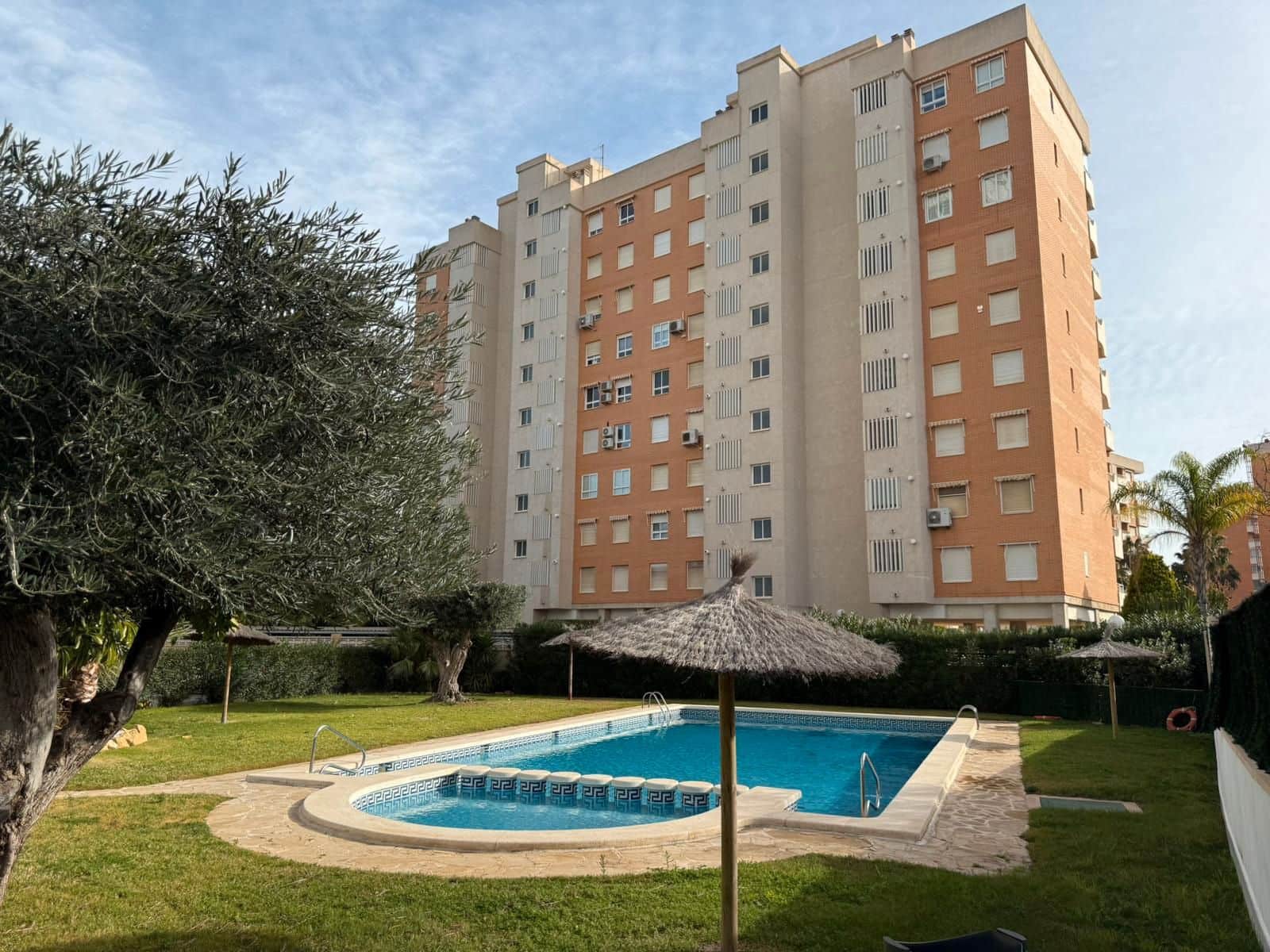 2 Zimmer Wohnung zu verkaufen in Alicante / Alacant Stadt mit Pool Garage - 330.000 € (Ref: 9569994)