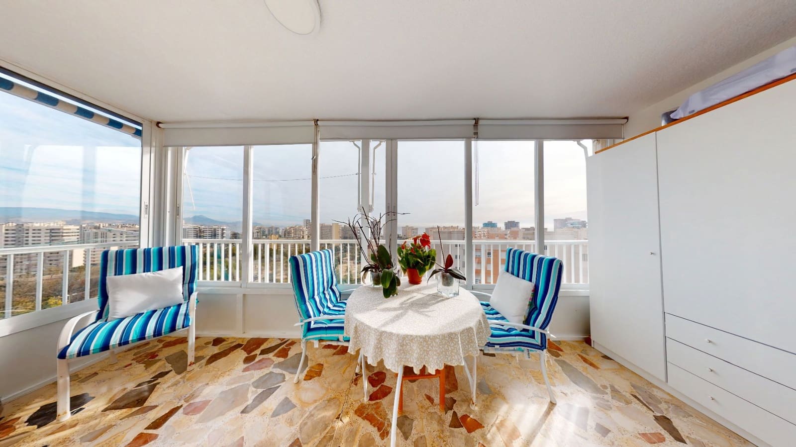 2 Zimmer Wohnung zu verkaufen in Alicante / Alacant Stadt mit Pool Garage - 330.000 € (Ref: 9569994)