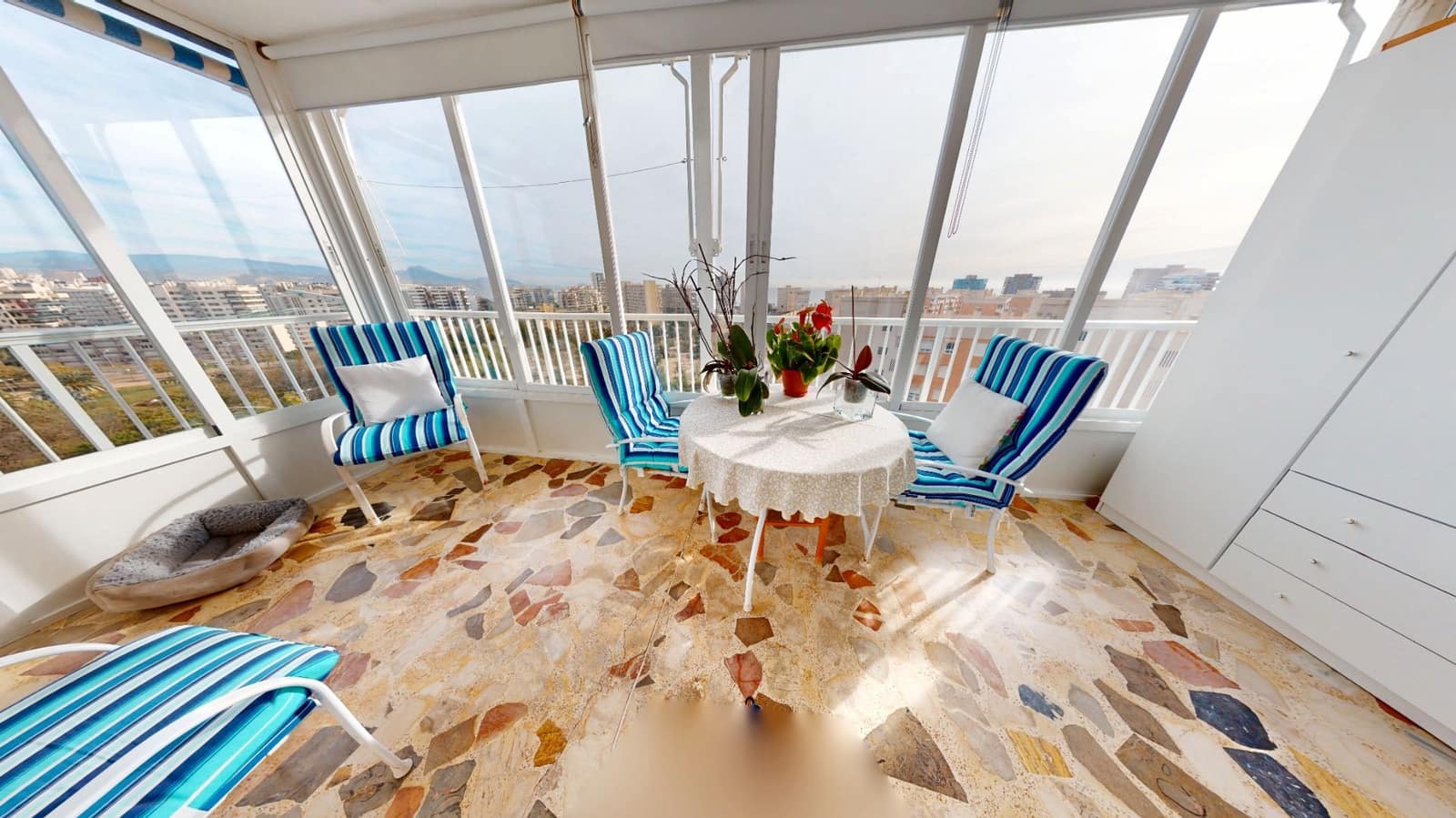 2 Zimmer Wohnung zu verkaufen in Alicante / Alacant Stadt mit Pool Garage - 330.000 € (Ref: 9569994)