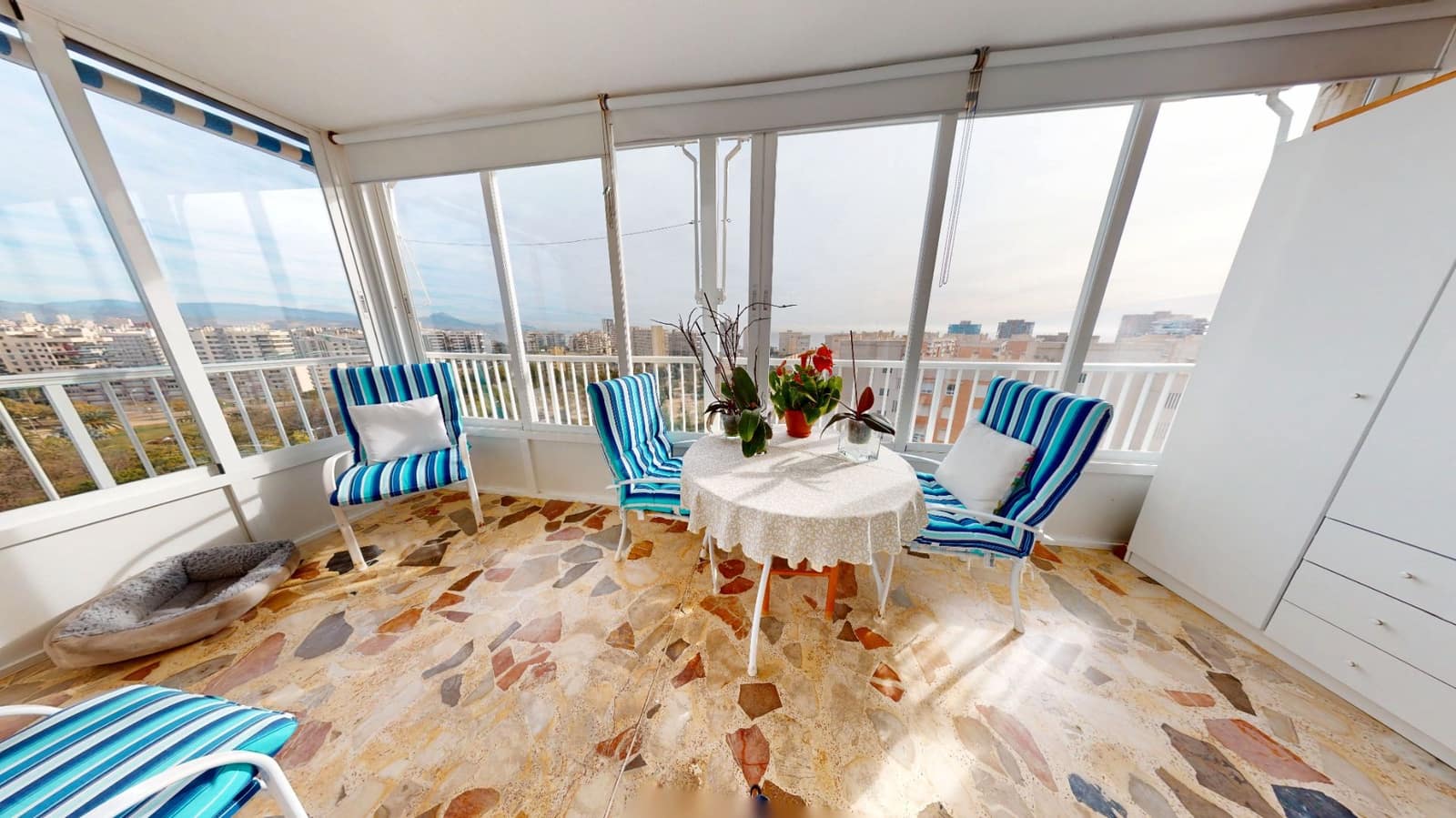 2 Zimmer Wohnung zu verkaufen in Alicante / Alacant Stadt mit Pool Garage - 330.000 € (Ref: 9569994)