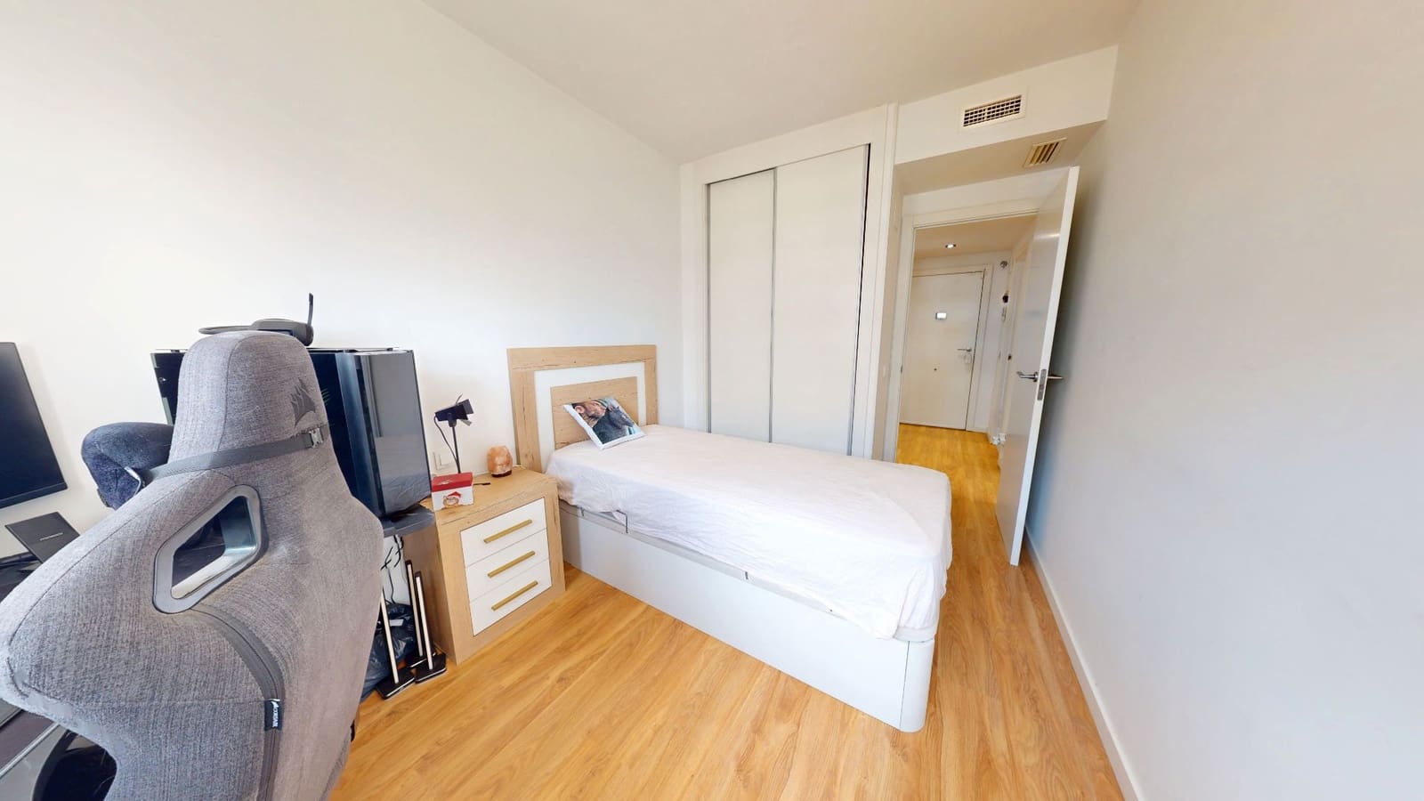 2 bedroom Flat for sale in Alicante / Alacant city with pool garage - € 449,000 (Ref: 9640772)