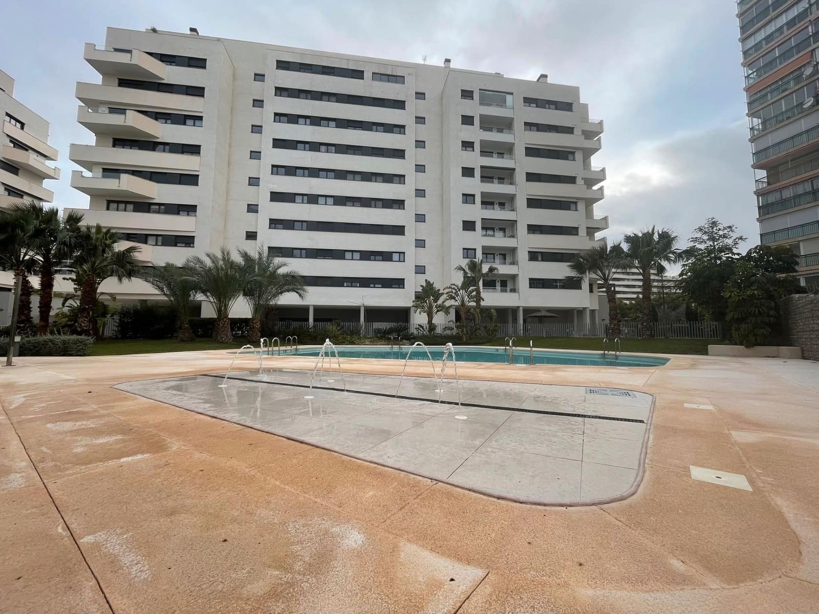 2 bedroom Flat for sale in Alicante / Alacant city with pool garage - € 449,000 (Ref: 9640772)