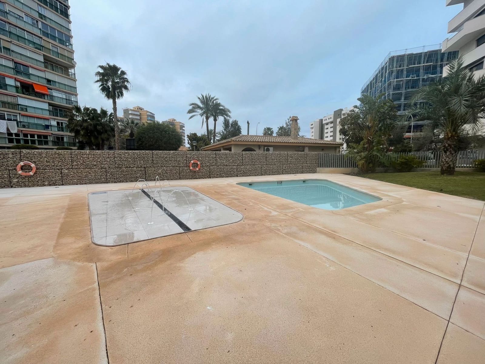 2 bedroom Flat for sale in Alicante / Alacant city with pool garage - € 449,000 (Ref: 9640772)