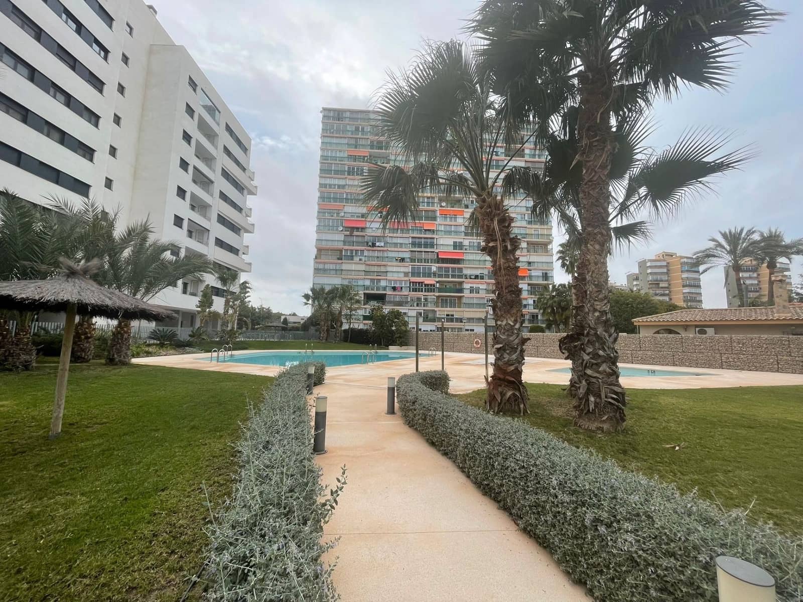 2 bedroom Flat for sale in Alicante / Alacant city with pool garage - € 449,000 (Ref: 9640772)