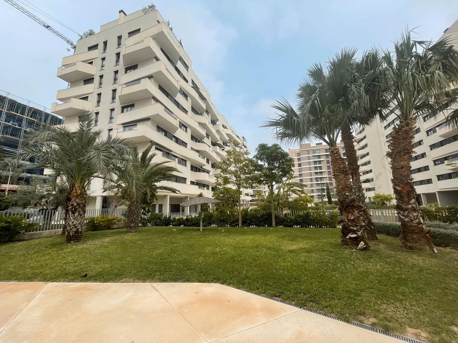 2 bedroom Flat for sale in Alicante / Alacant city with pool garage - € 449,000 (Ref: 9640772)