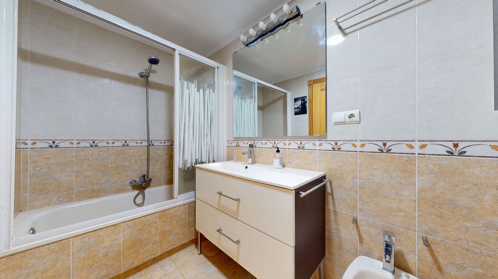 3 chambre Appartement à vendre à Muchamiel / Mutxamel avec garage - 210 000 € (Ref: 9654396)