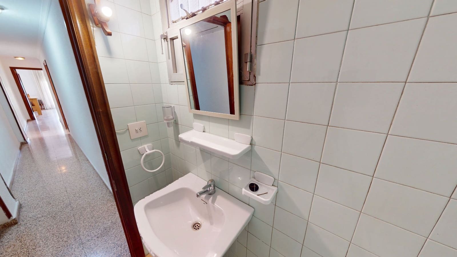 4 bedroom Flat for sale in Alicante / Alacant city with garage - € 165,000 (Ref: 9667115)