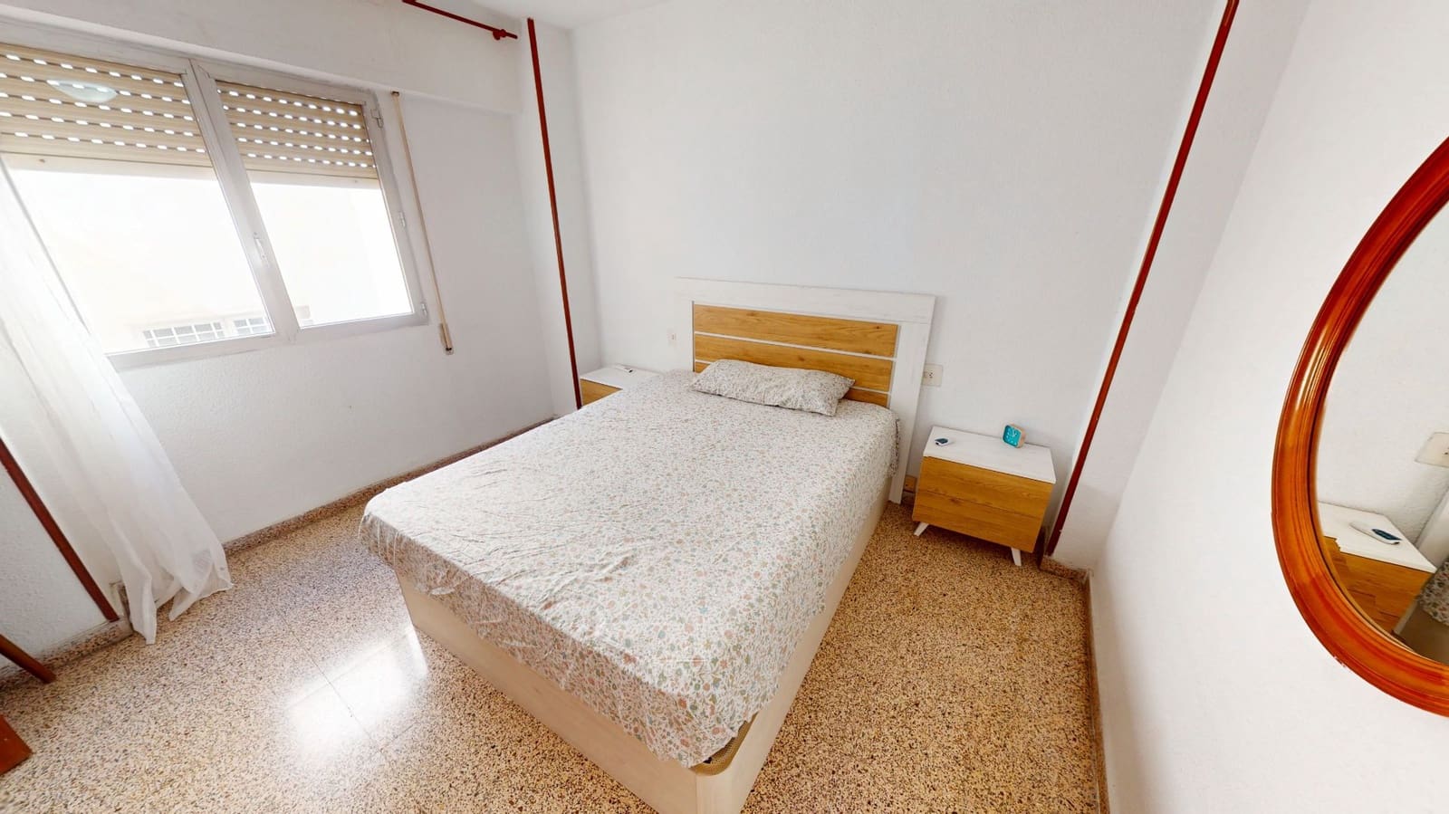 4 bedroom Flat for sale in Alicante / Alacant city with garage - € 165,000 (Ref: 9667115)
