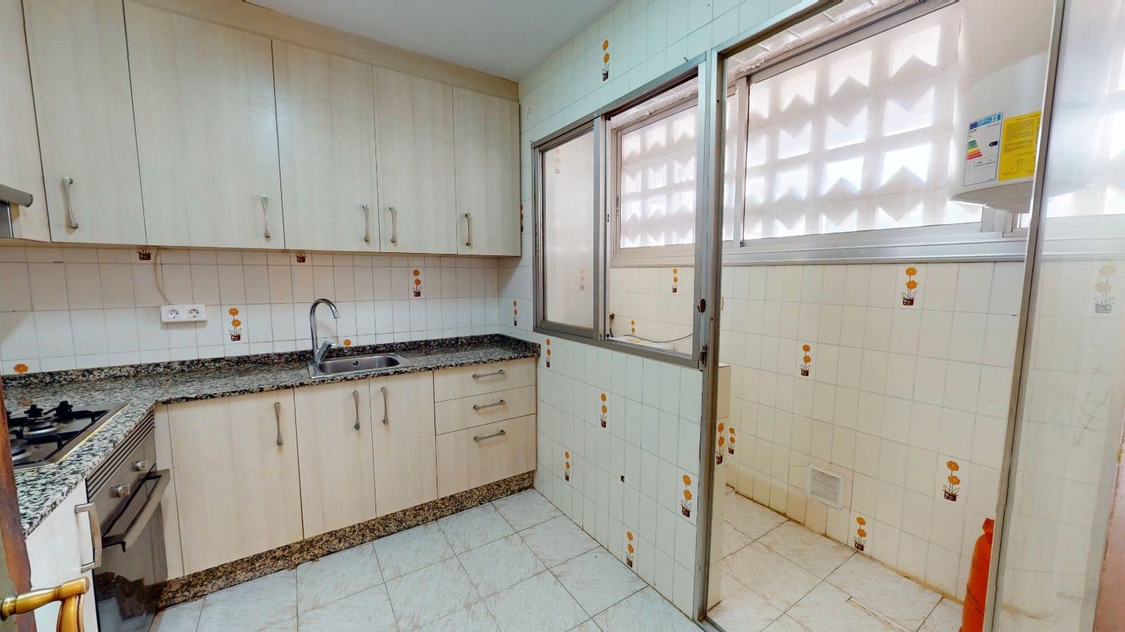 3 makuuhuone Asunto myytävänä paikassa Alicante kaupunki mukana uima-altaan 
autotalli - 379 000 € (Ref: 9702444)