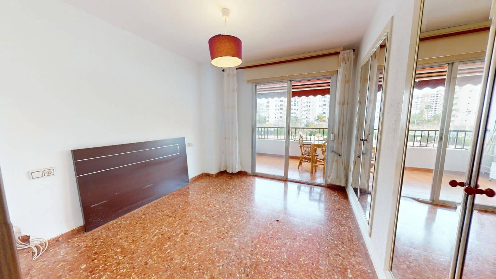 3 makuuhuone Asunto myytävänä paikassa Alicante kaupunki mukana uima-altaan 
autotalli - 379 000 € (Ref: 9702444)